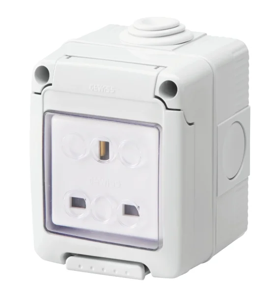 Gewiss 27 COMBI GW27843 – British standard socket 2P+E, 13A, IP55